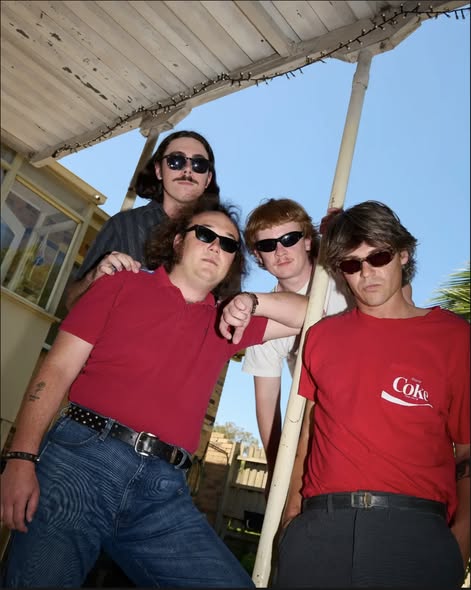 THE UNKNOWNS (punk,Aus) & GNOOMES (shoegaze,Slo) & SLANDER TONGUE (glampunk,Bln)