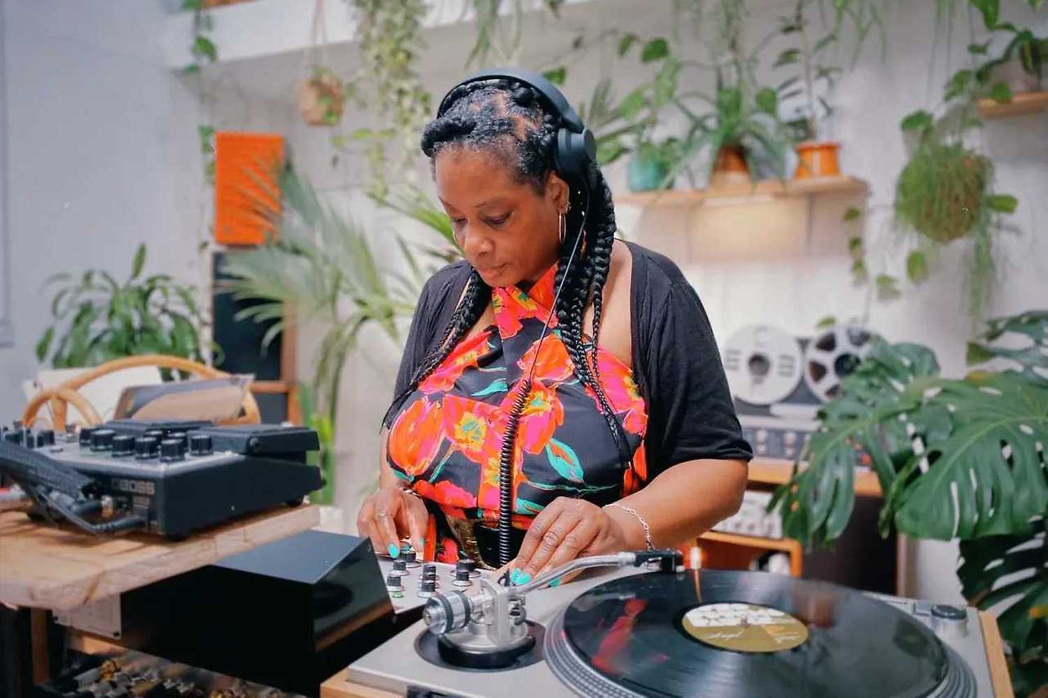 Popular: Marcia Carr + Rafo + Phonotic