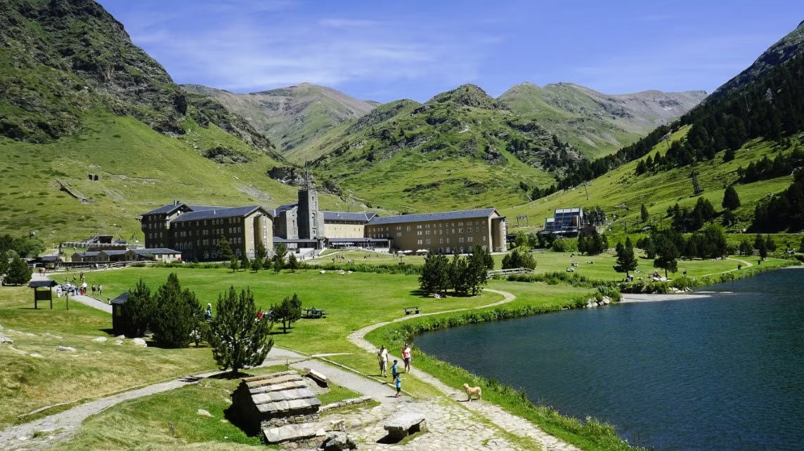 Pic de Balandrau, camí dels Enginyers i gorges del Freser i de Núria 2D/1N