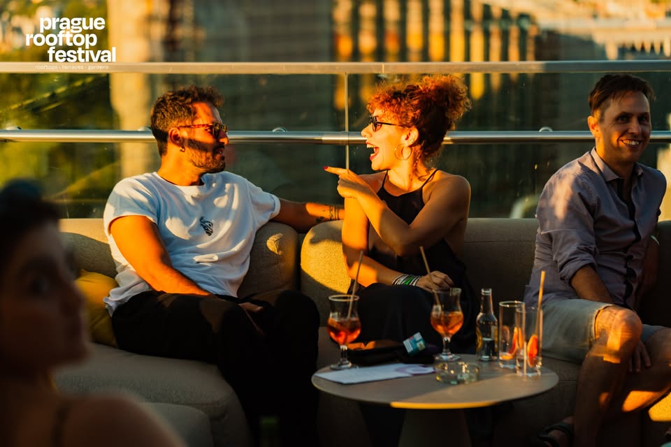 SKY LOUNGE 360 - Rooftop Sunset Party