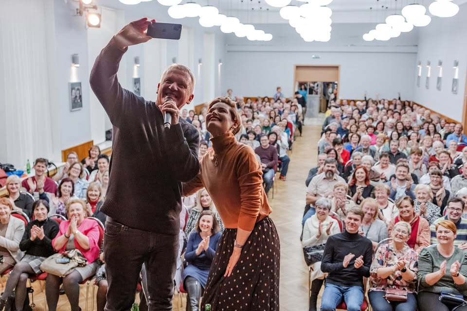 TALKSHOW: ZBIGNIEW CZENDLIK a MARTINA VIKTORIE KOPECKÁ | 📍 Divadlo pod Palmovkou