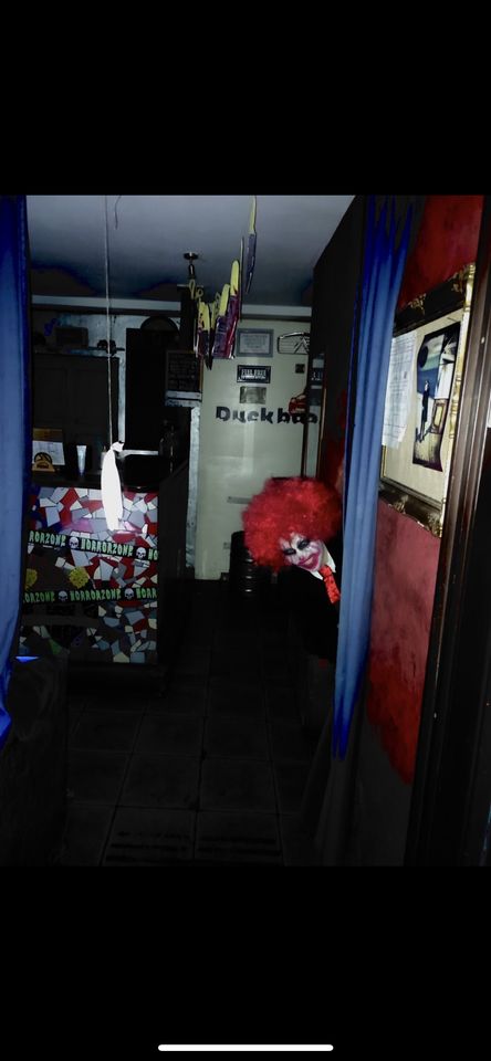 🤡 HALLOWEENSKÉ KRVEPROLITÍ V DUCK BARU