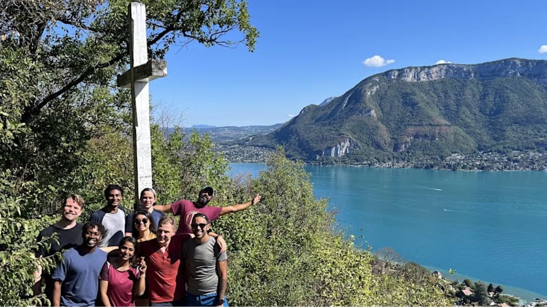 Magical Autumn hiking in the French Alps