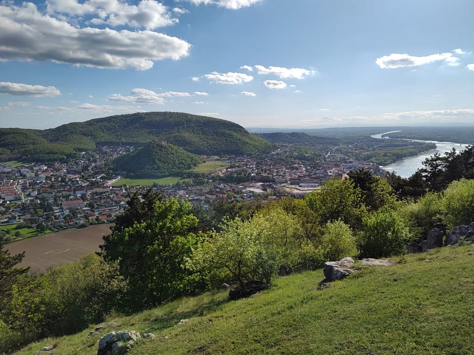 🌄 ISKRA Komunitná turistika do Hainburgu🚶‍♂️