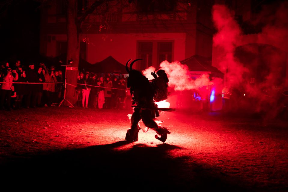 Mikulášská s krampus čerty