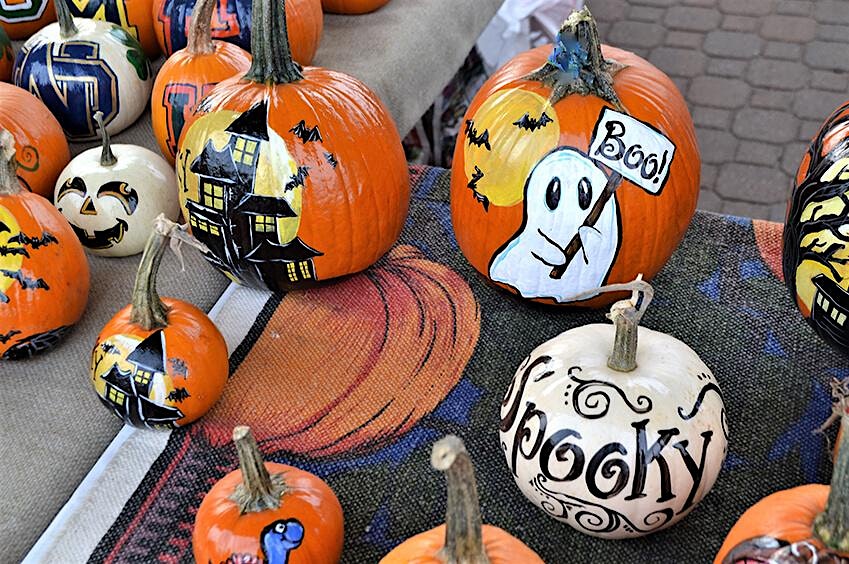 Pumpkin Decorating at Living Häus
