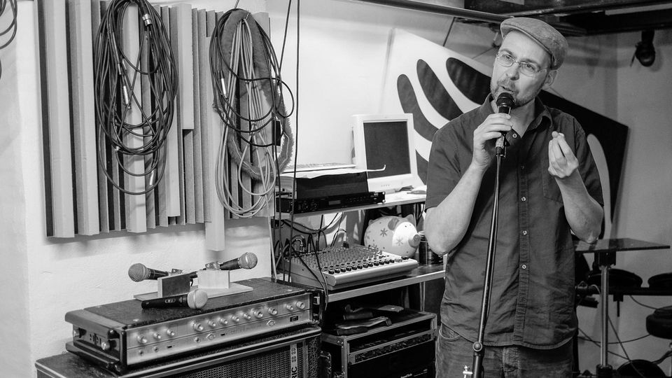 Dirk Hülstrunk – zvuková poezie v galerii
