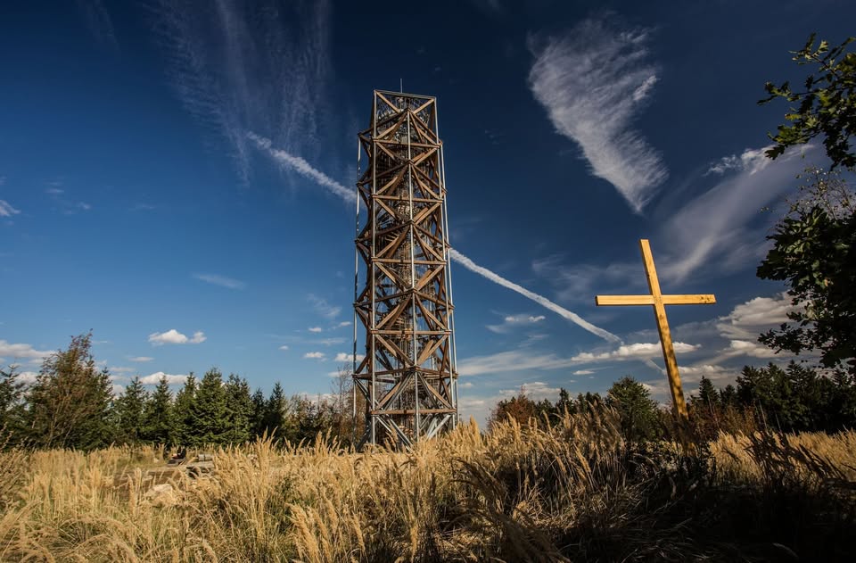Rozhl. Na Pekelném kopci+ Větrný mlýn Třebíč: Seznamovací skupinový výlet Brno zdarma výšlap výstup