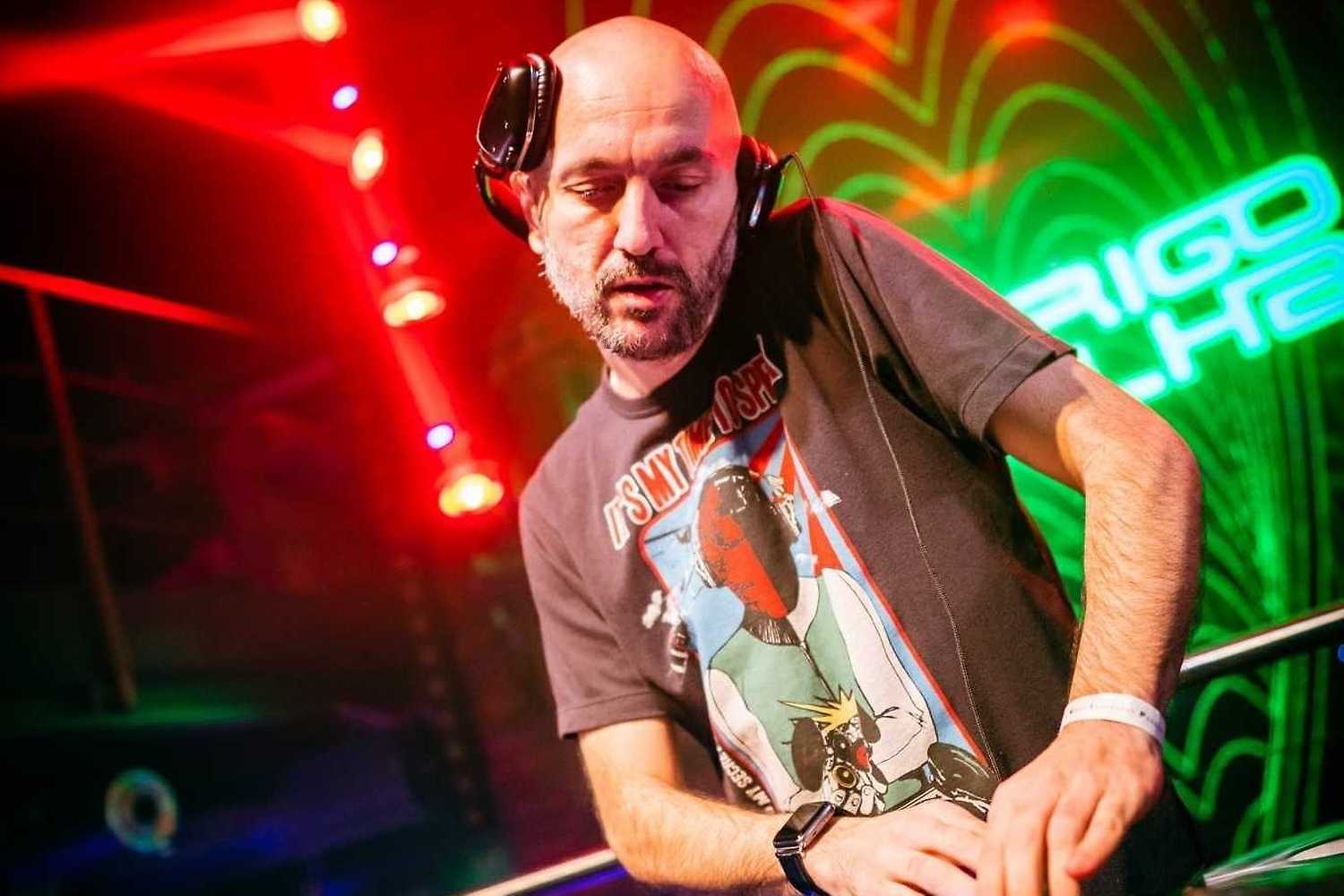 Moove: Rodrigo Ardilha + Nonalis + Danjela