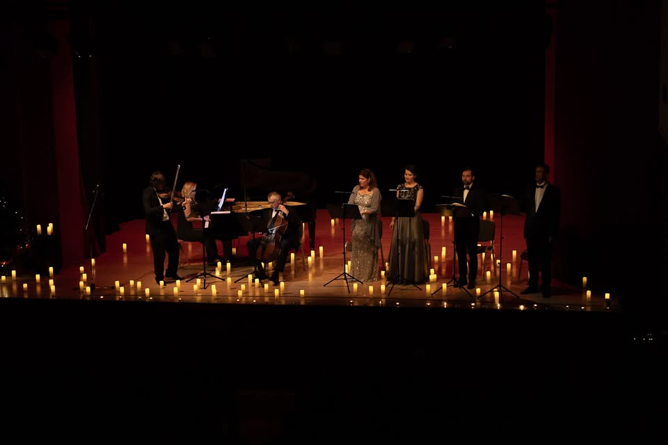 Moravské klavírní trio & Rybova mše Vánoční, Koncert v záři stovek svíček