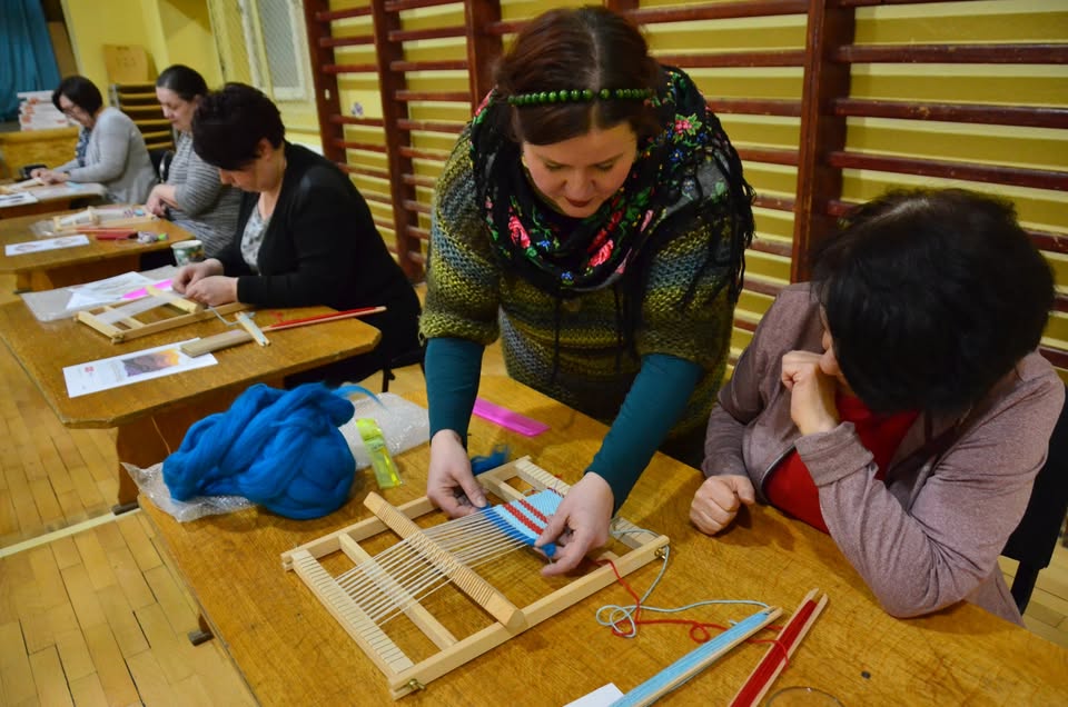 Tradiční řemeslné dílny: Od vřetánka ke tkanině