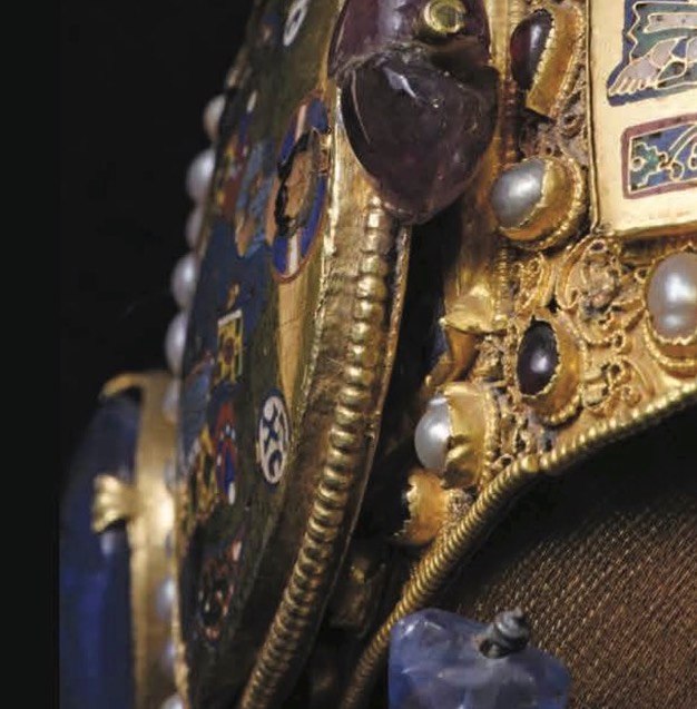 Zsolt Németh: The Chronicle of the Damages and Transformations of the Holy Crown