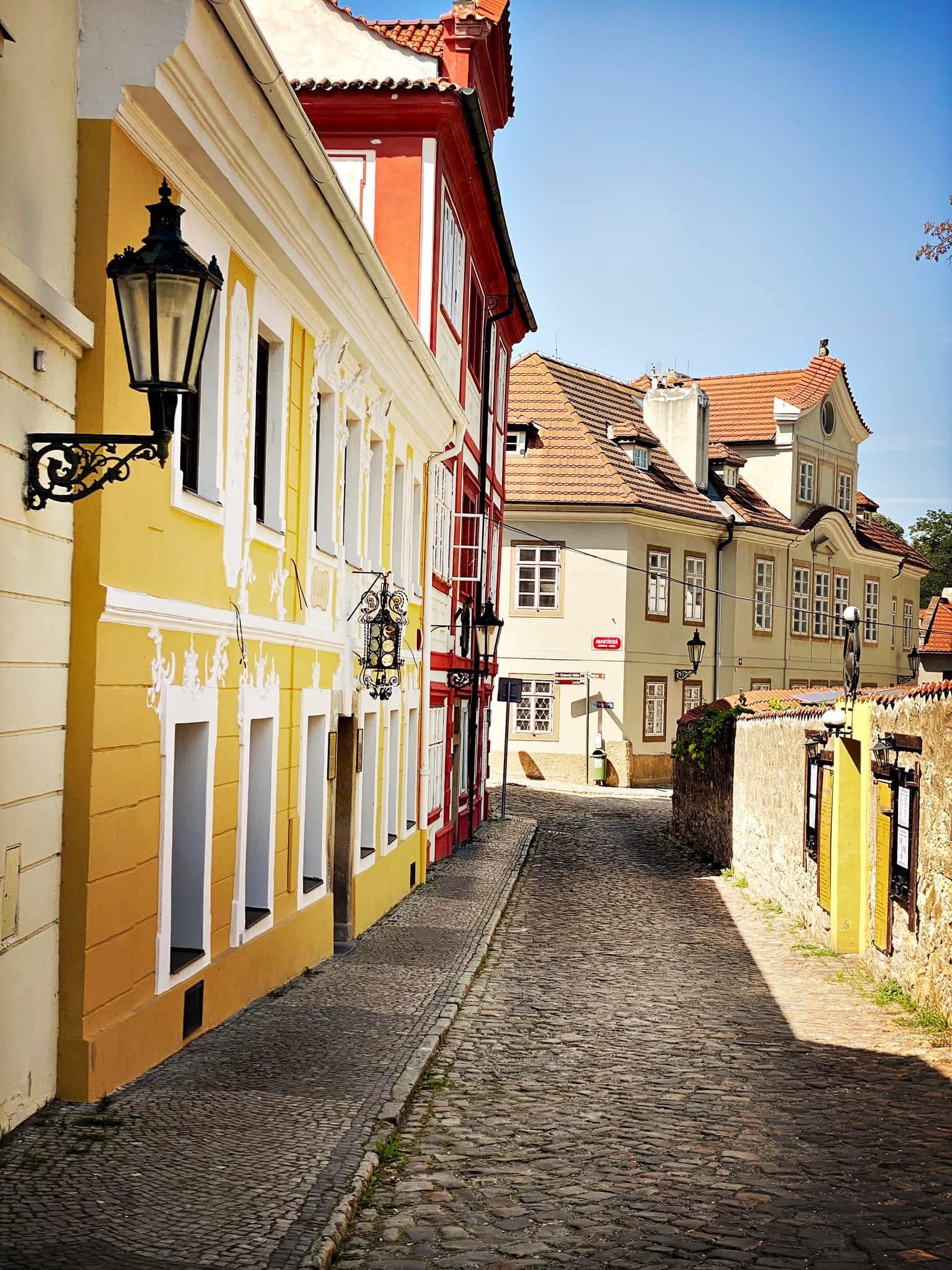 HRADČANY A NOVÝ SVĚT