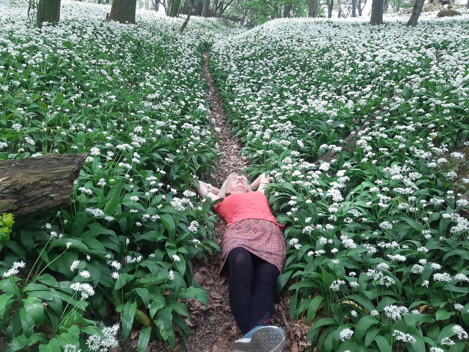 Otvorme náruč jari s kundalíni Osho tanečnou meditáciou