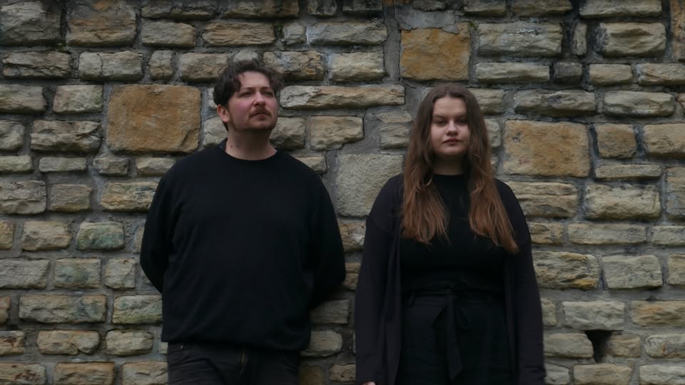 Horváth Florencia - Karádi Gergő: Valójában senki