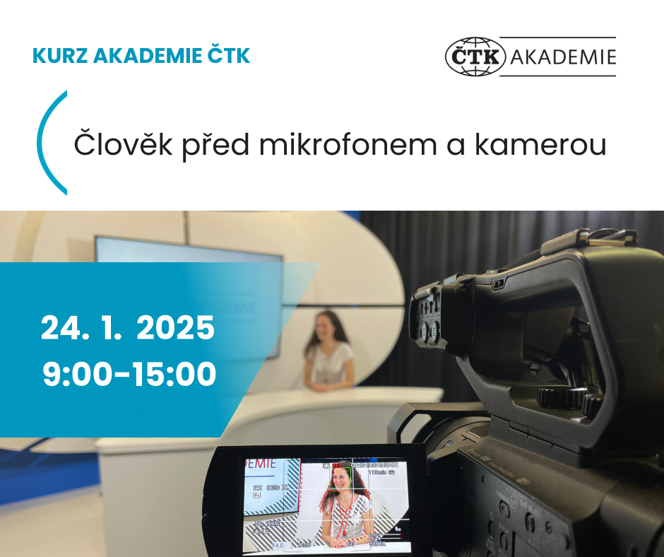 Člověk před mikrofonem a kamerou