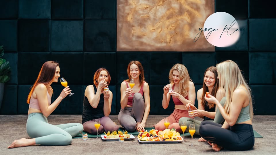 Adventní jóga & brunch s wellness 🫧