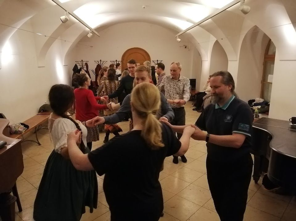 Neformální anglická tančírna