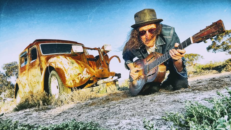 Gwyn Ashton - Nothin' But The Blues show (AU/UK) live in Prague - all acoustic show