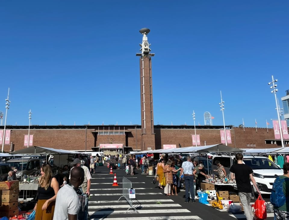Mega Openlucht VLOOIENMARKT Amsterdam 11 mei