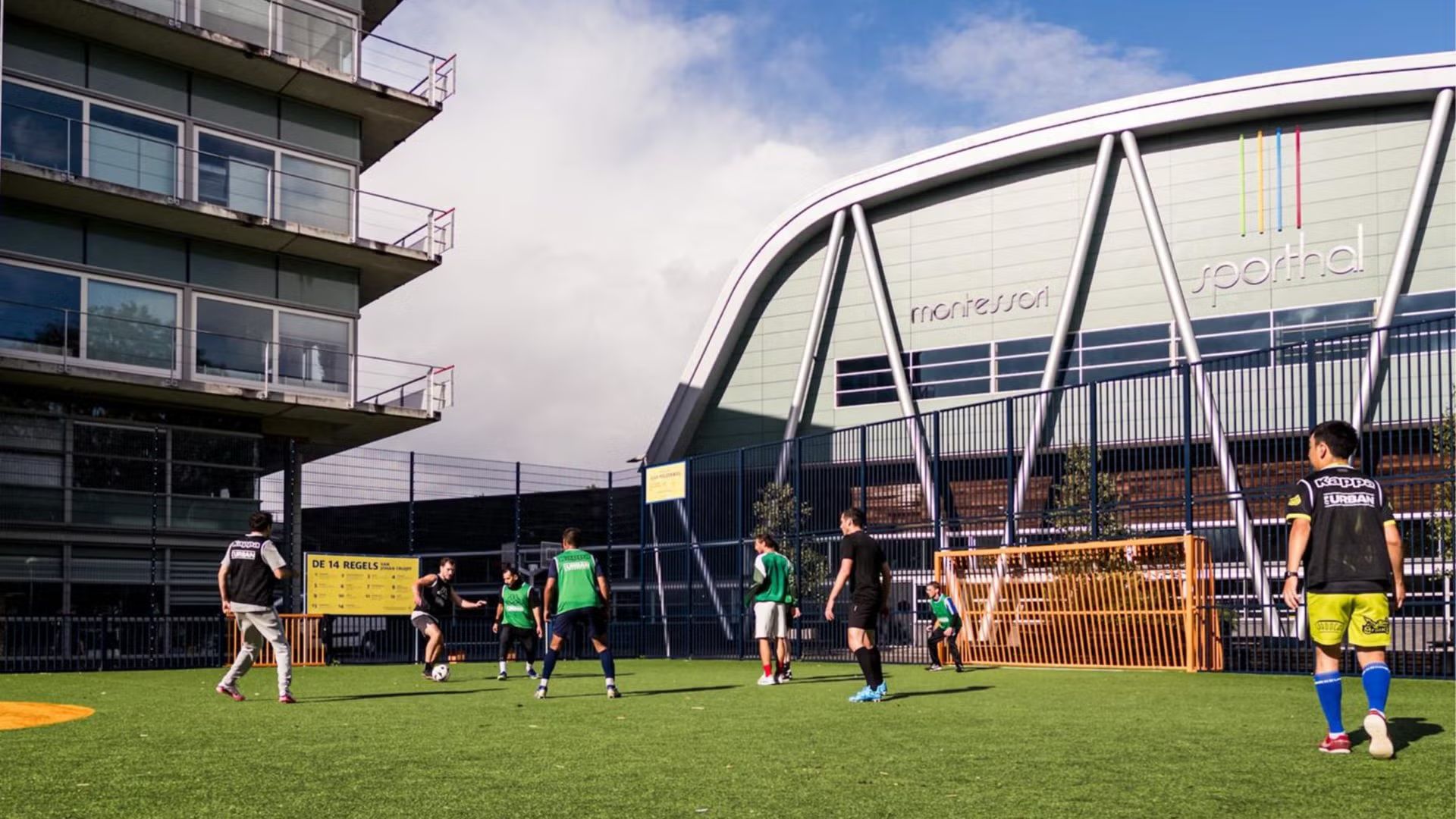 Play football at Muiderpoort