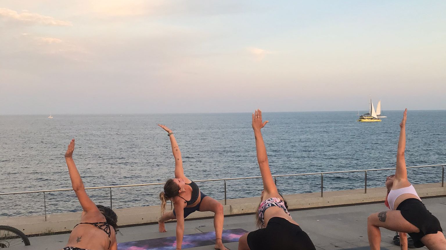 🙏 Vinyasa Yoga next to the sea 🌊 [ENG&CAST]