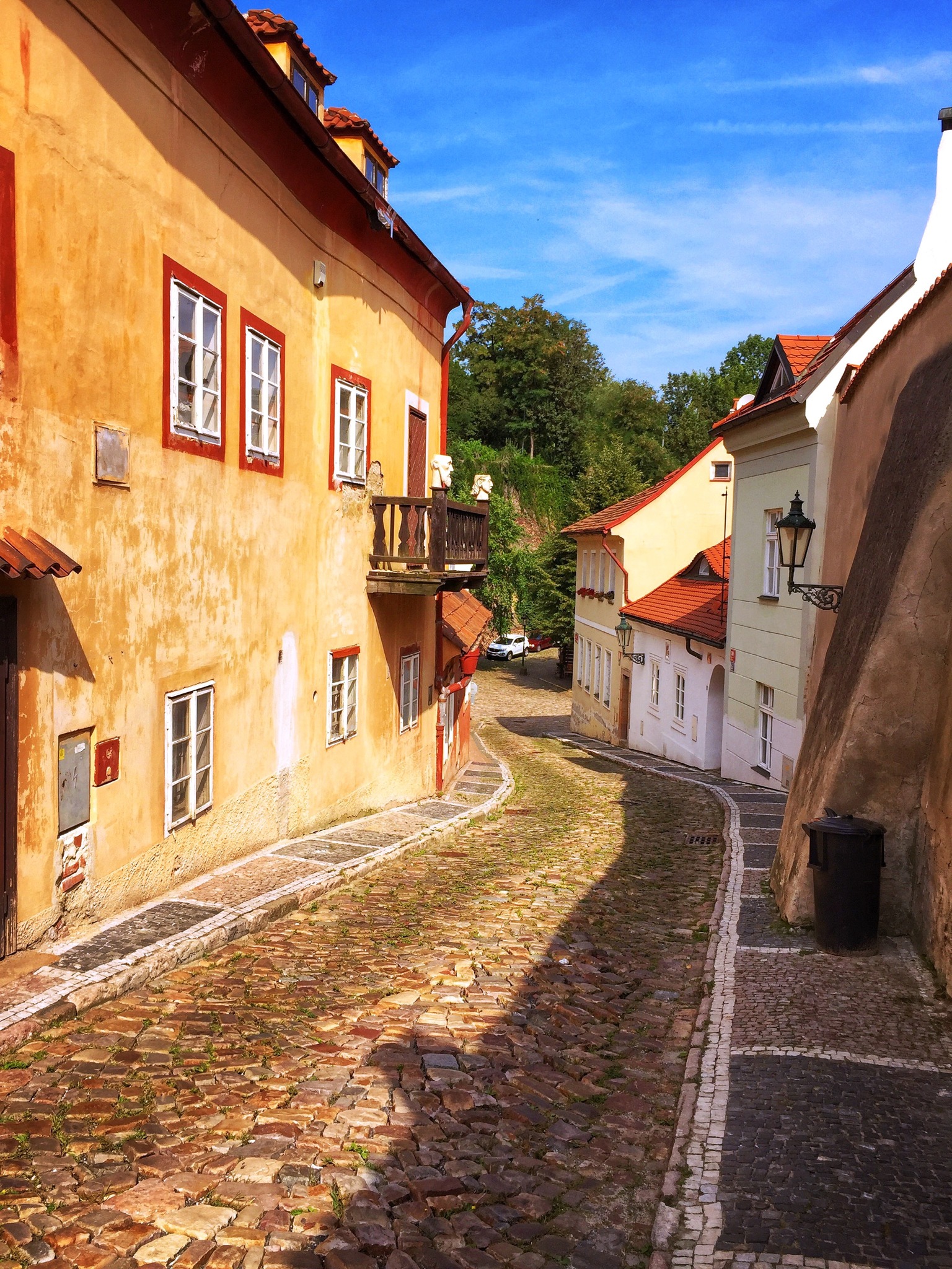 HRADČANY A NOVÝ SVĚT