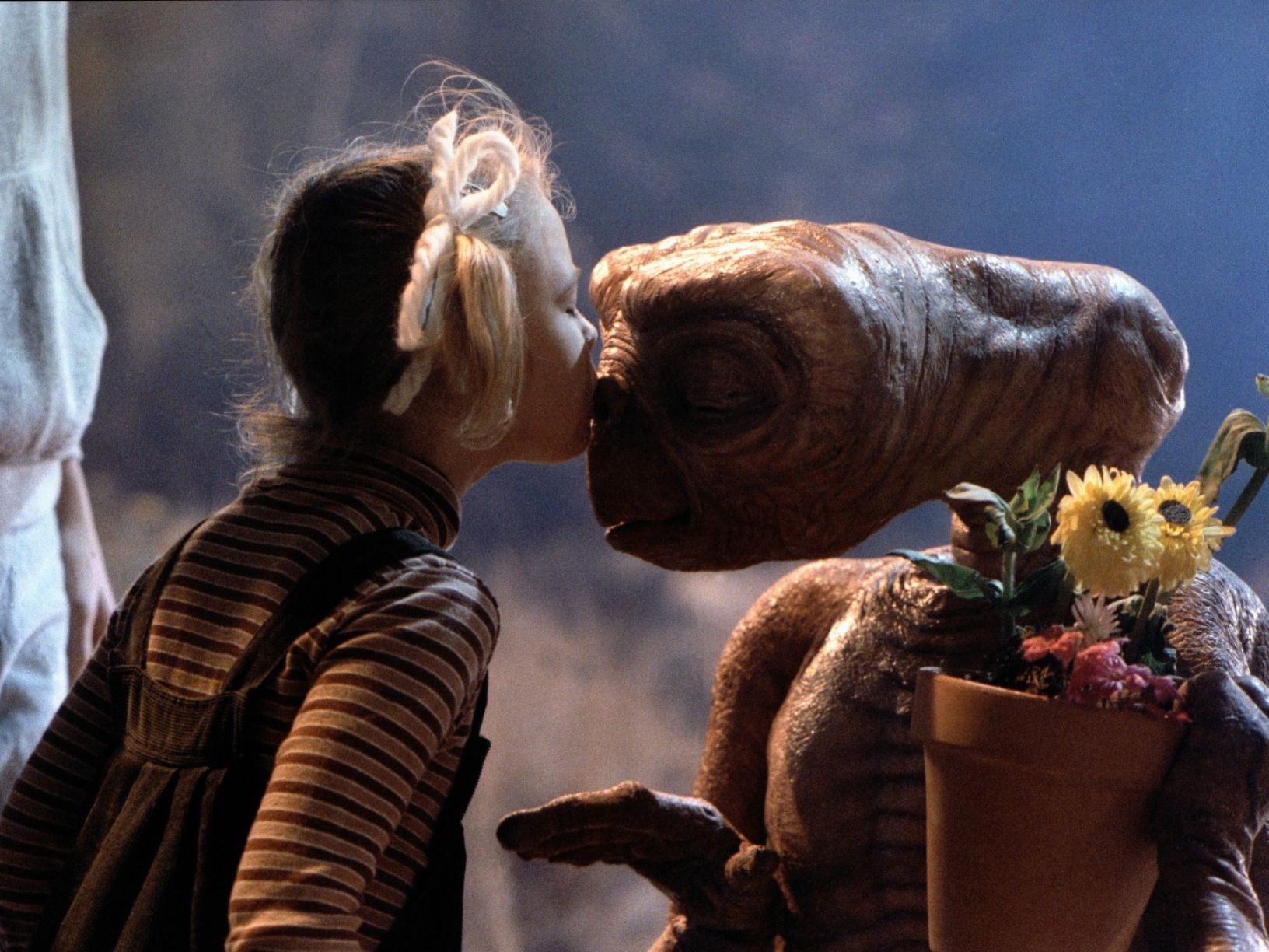 E.T. - extraterrestrial / future gate 2025