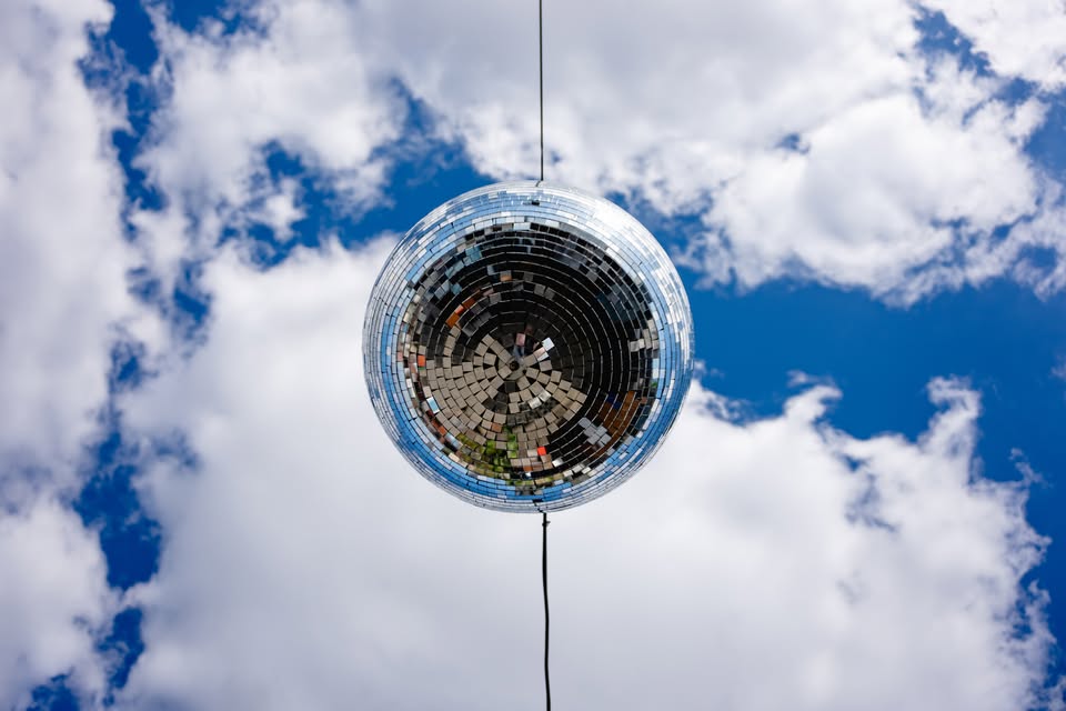 BSTHP x KLUNKERKRANICH w. Invaria, AELVA K, Mona Moore, LIZZN, Stan Starry, Der mit dem Hemd tanzt
