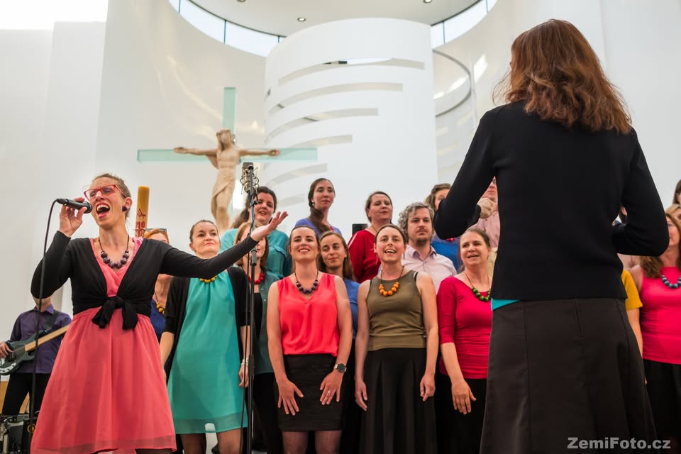 Rainbow Gospel v Husově sboru – Noc kostelů 2025 🎶