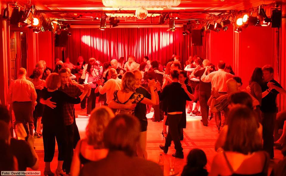 Tangonacht im Roten Salon der Volksbühne Berlin am Dienstag, 28.10.25