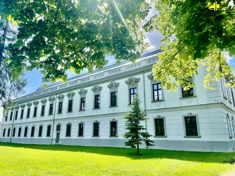 Pravideľná prehliadka kaštieľa so sprievodcom