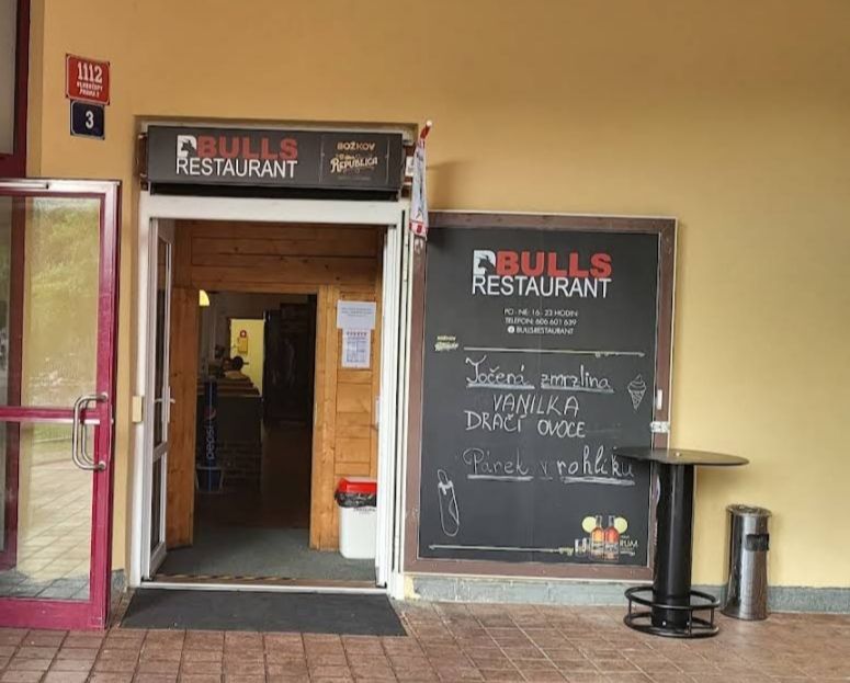 KOSÁCI v BULLS Restaurantu