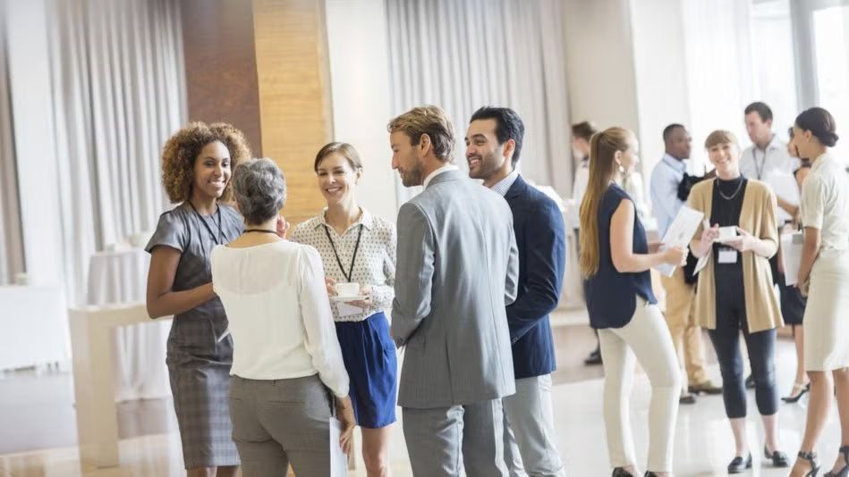 How to attract customers with AI automatically