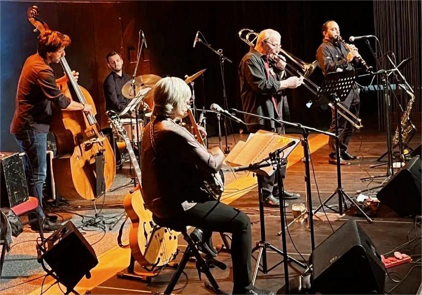 TRADITIONAL & REVIVAL BAND : "Jazzové Vianoce" v DK Lúky Petržalka