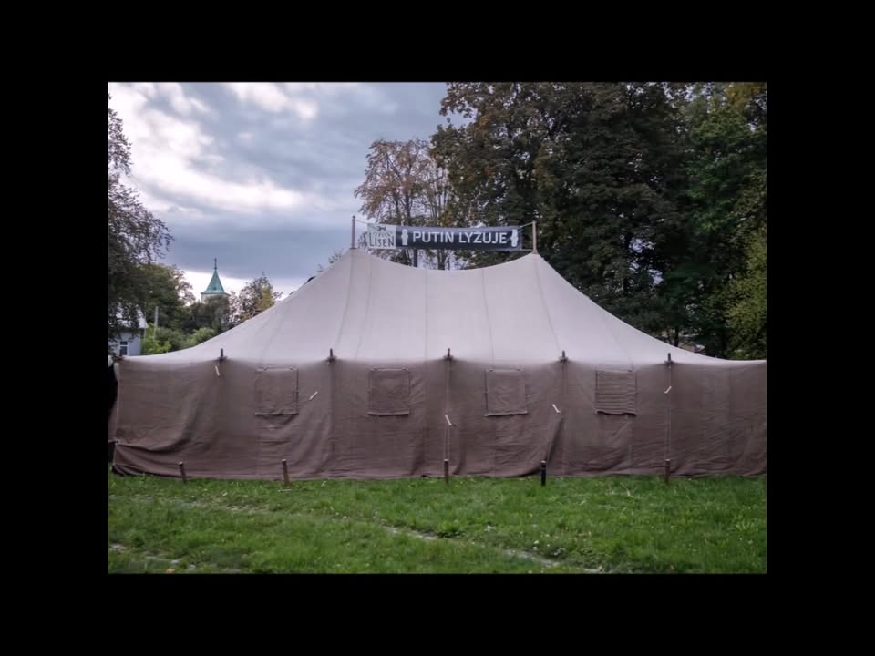 Divadlo Líšeň: Putin lyžuje /hra o zrození vraha/