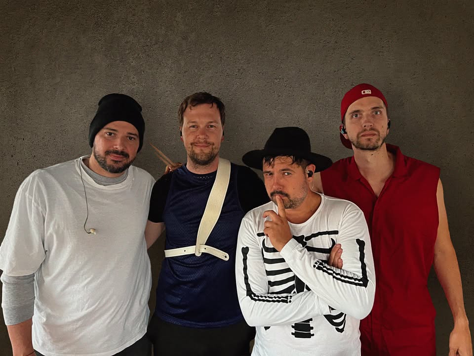 Red Hot Chili Peppers Revival slaví 20 let / host: AC/CZ