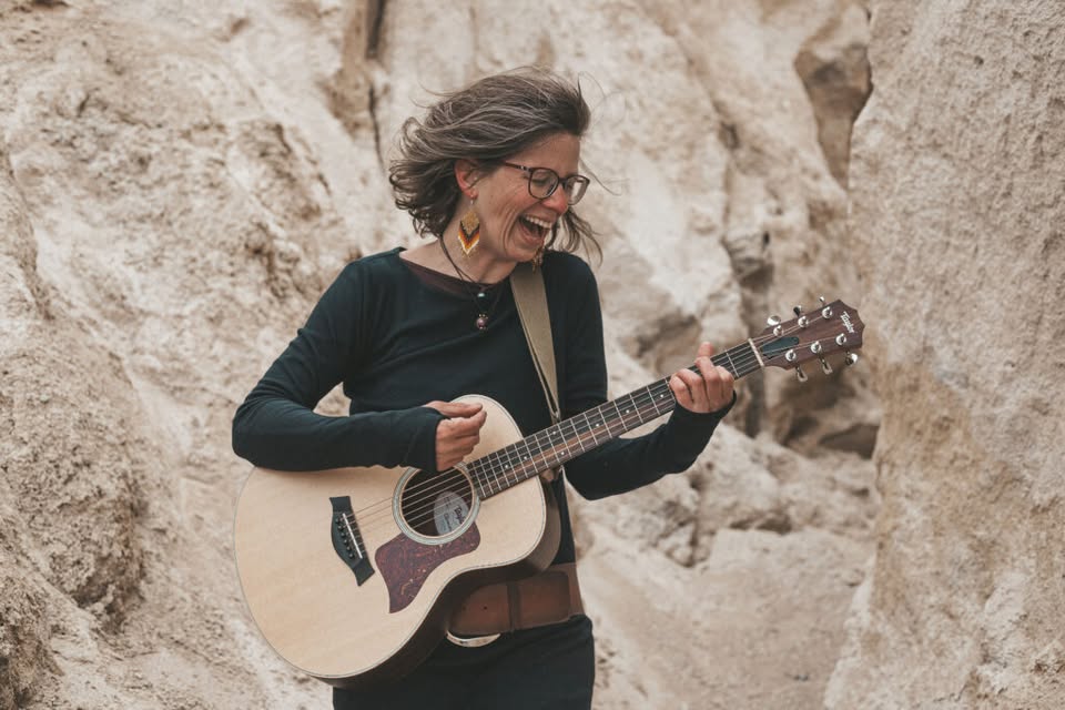 HUDEBNÍ DÍLNA SAI: Jak chytá do sítí Marie Tilšarová