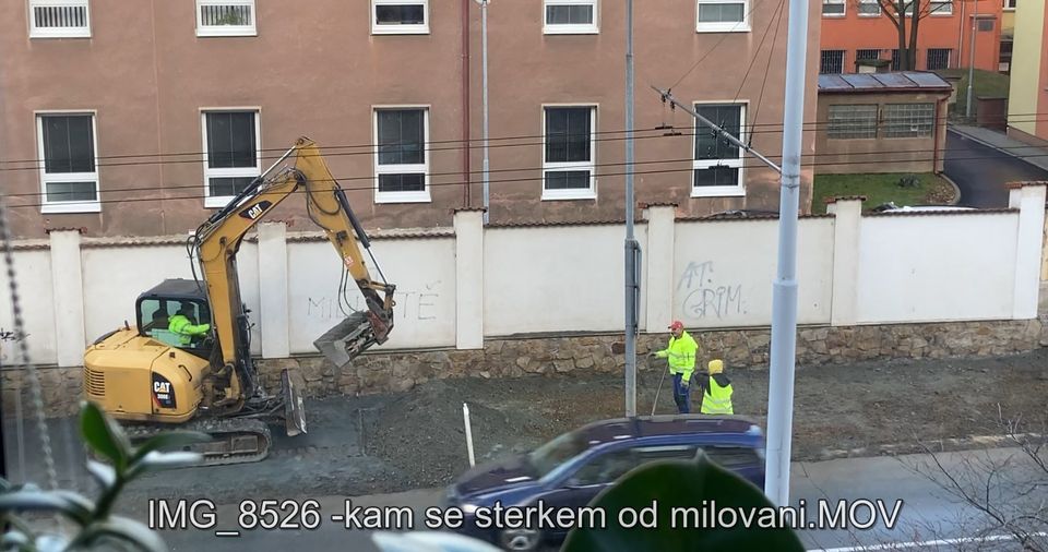 Anna Řezníčková – Zeď: Miluji tě