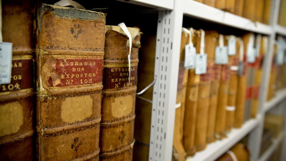 Visita Guiada Arquivo Histórico / Biblioteca / Sala de Extracção- Santa Casa Misericórdia