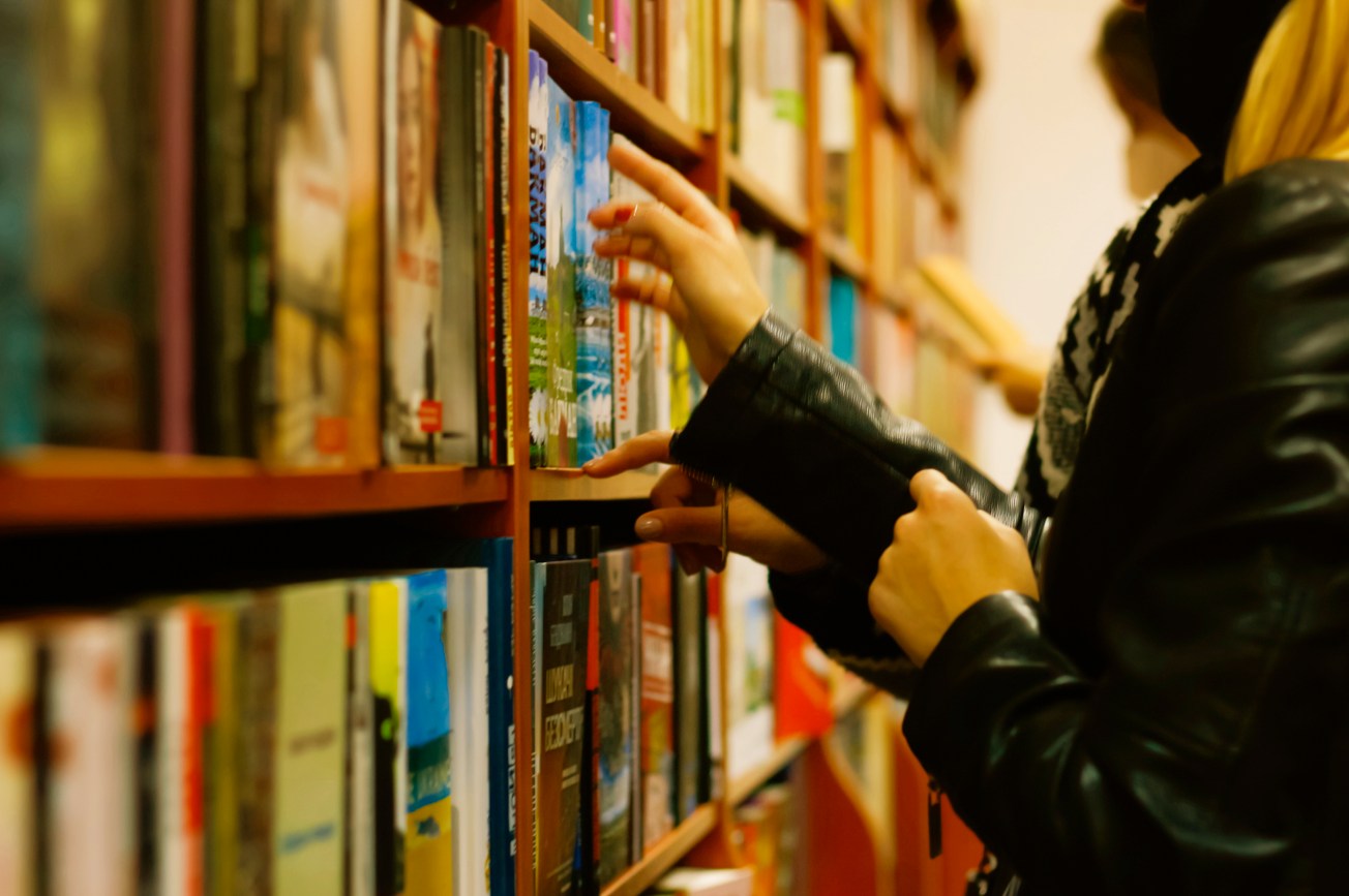 New Europe Book Club - December 2025 / Fairy tales "When the Animals Could Talk"