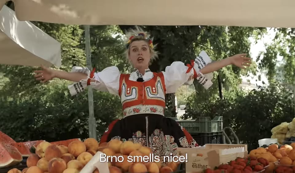 MUCHA + cimbálová muzika Friška z Kyjova před Crossem