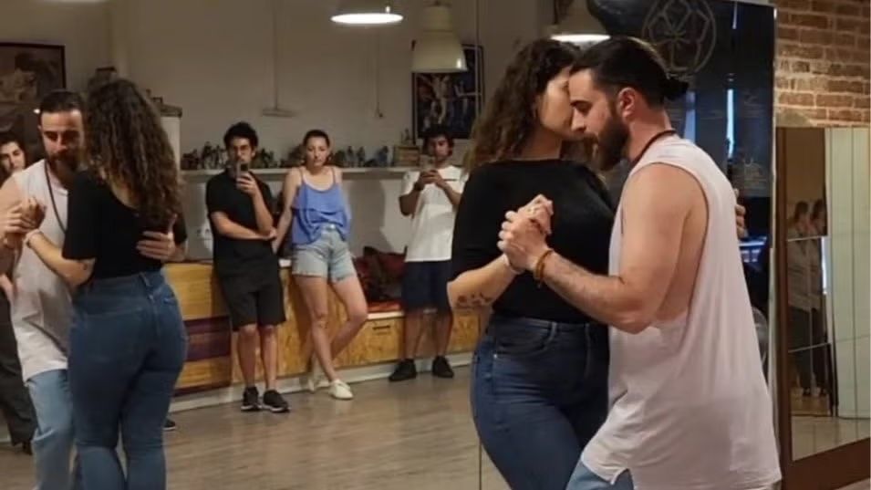 Urbankiz fundamentals regular classes in Barcelona (Free Open Class)