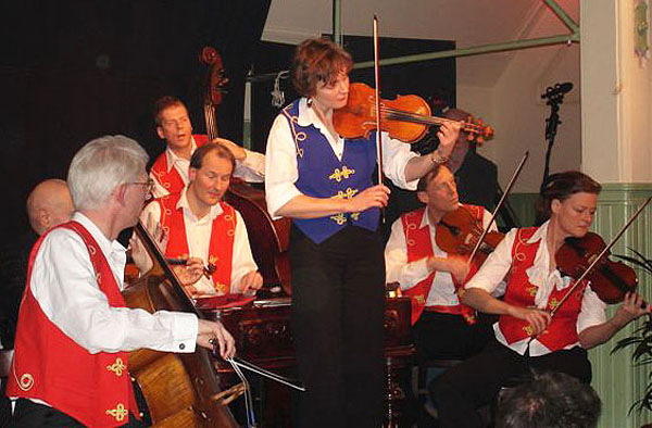GIPSY SALOON: SERVUS