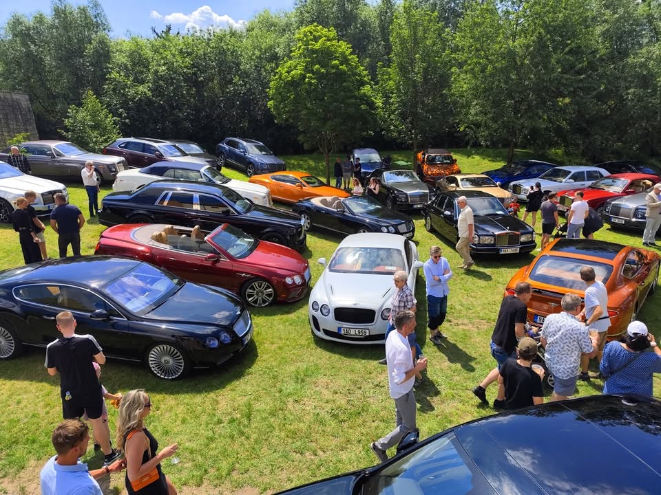 10. sraz vozů značek Rolls-Royce a Bentley