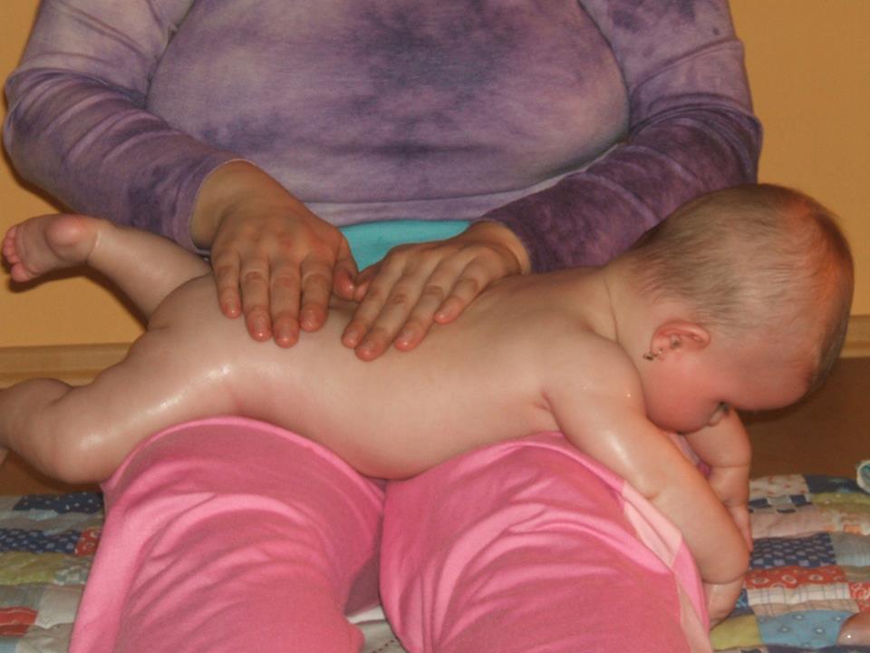Kurz masáží detí- Hodina piata : Chrbátik