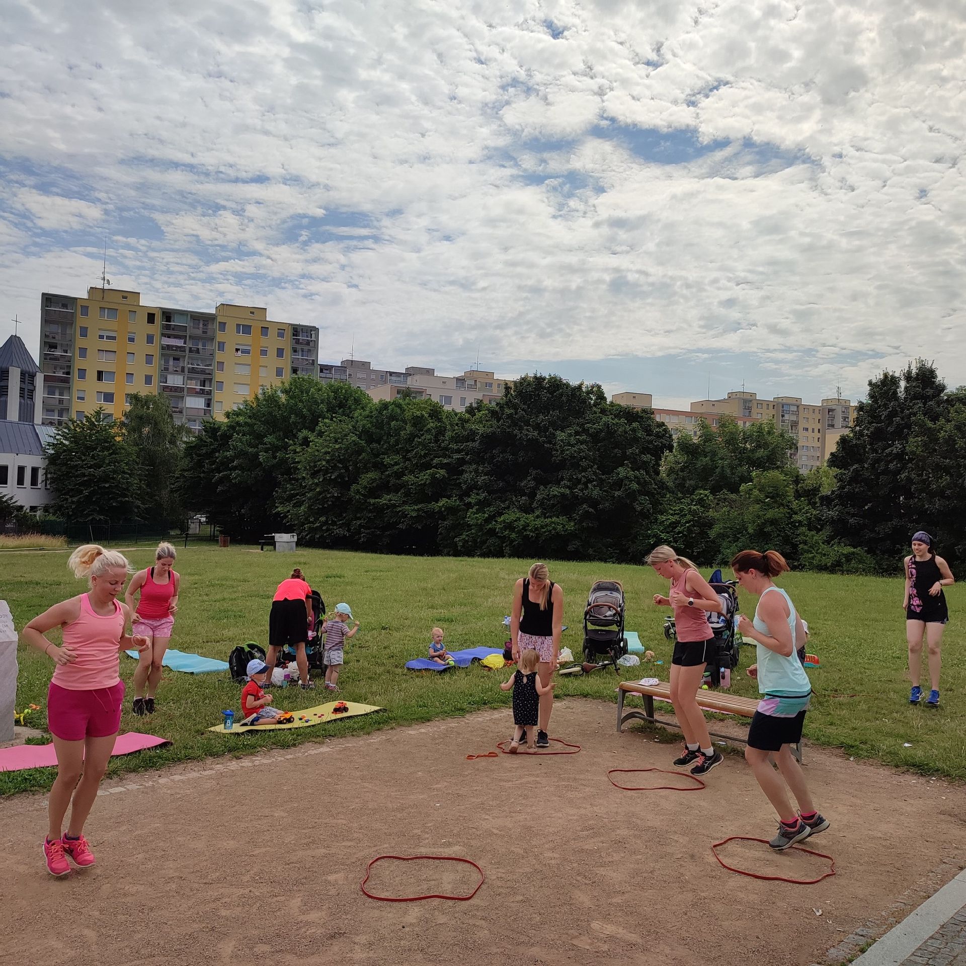 fitMAMI OUTDOOR - venkovní cvičení pro maminky