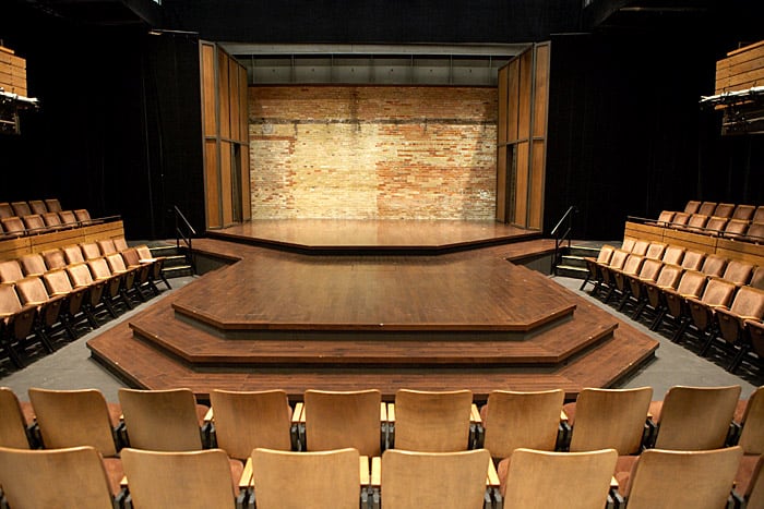 Darmowe zajęcia teatralne po polsku