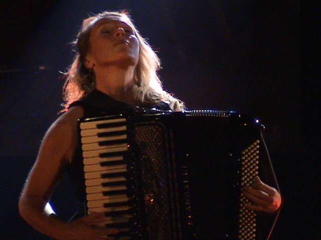 Cathrin Pfeifer- accordeon  "Wege in der Schwebe"
