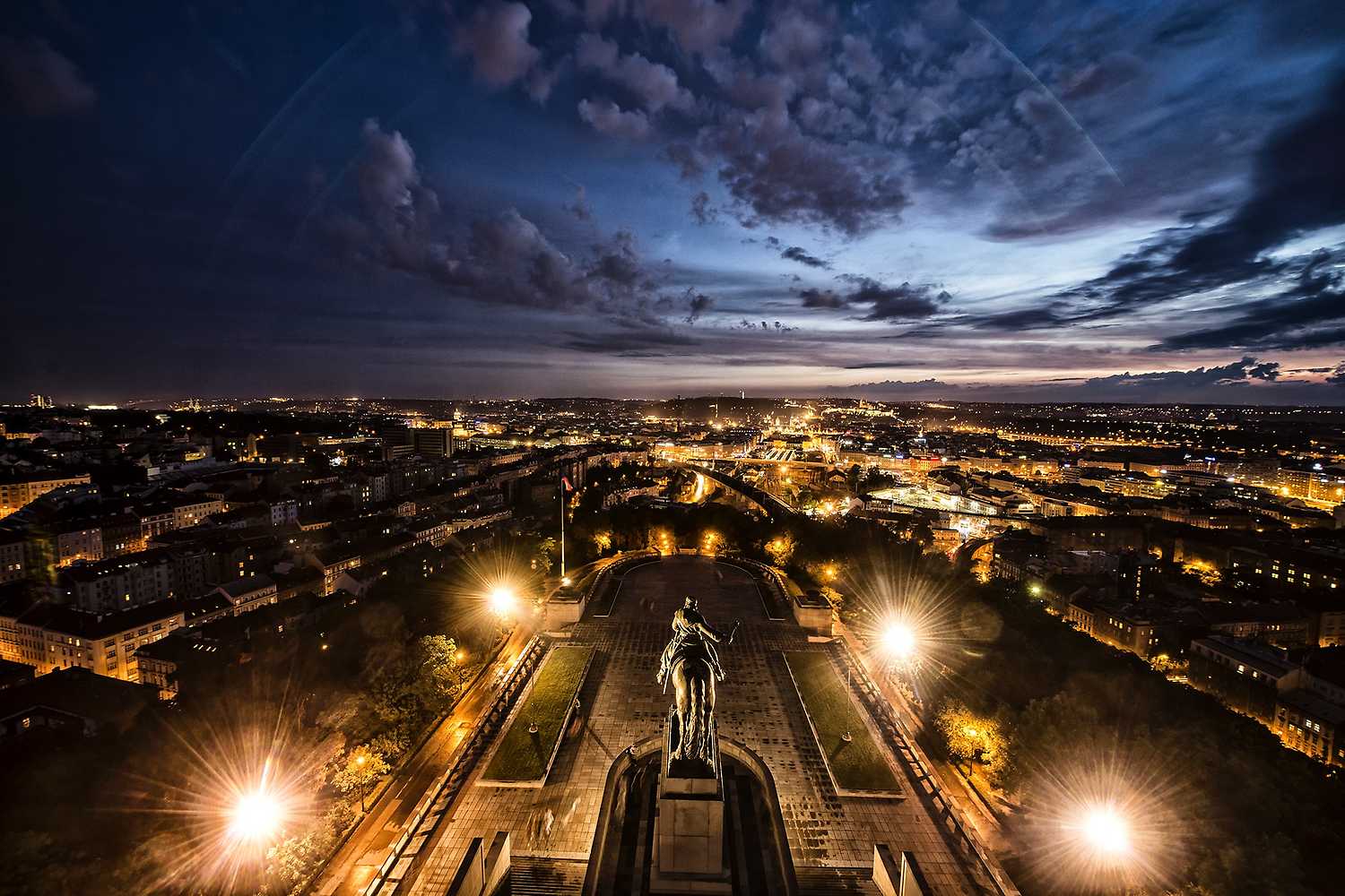 Generate Prague: Aves Volare + Hugorieri + další